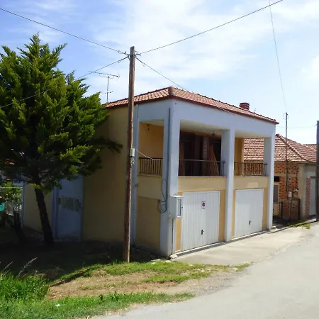 Apartment 100M From The Sea