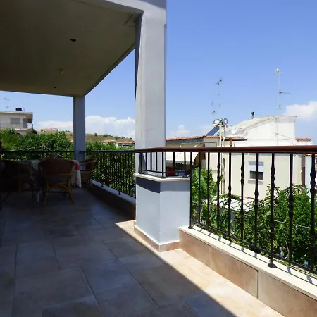 Apartment 100M From The Sea Nea Roda
