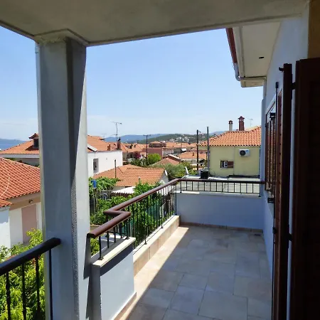Apartment 100M From The Sea *