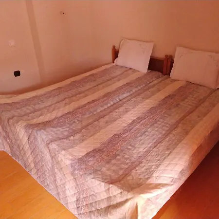 Apartment 100M From The Sea Apartmán