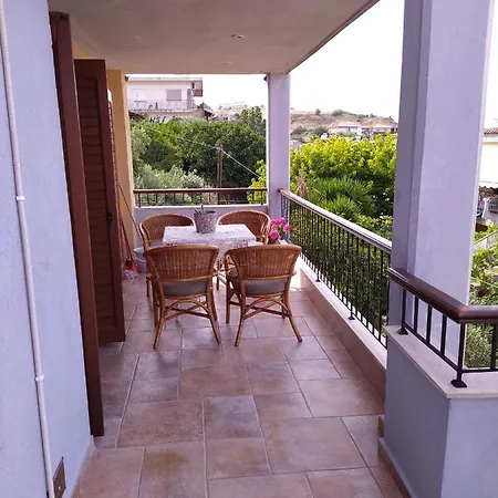 Apartment 100M From The Sea Apartmán