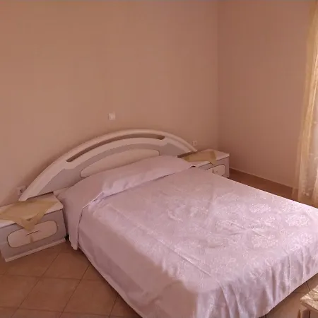 Apartmán Apartment 100M From The Sea Nea Roda