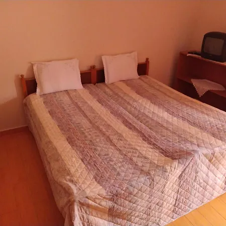 Apartment 100M From The Sea *